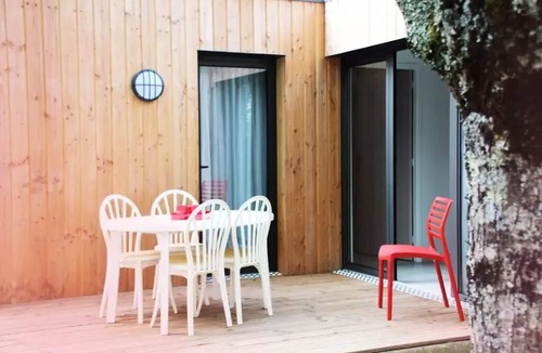 Collonges-la-Rouge Villa | VVF Collonges-la-Rouge * - 3 Room Gîte 6 People 2 babies 2 shower rooms