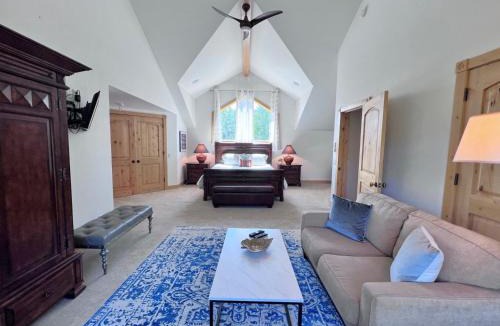 Frisco House | VW64 - Aspen Hollow Lodge