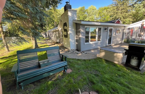 Cadillac Cottage | W Lake Mitchell. Priv shared frontage. Snow trail access.Caberfae Peaks,15 miles