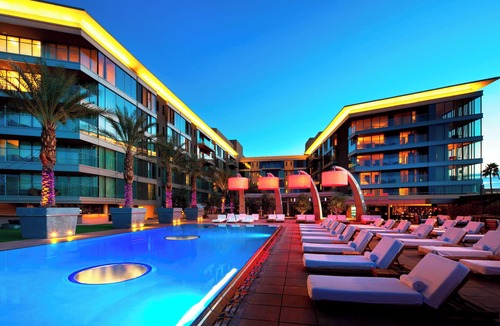 Entertainment District Hotel | W Scottsdale