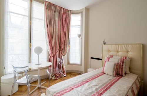 Chaillot Apartment | W Trocadéro, Eiffel Tower, Luxury Apartment for 8p