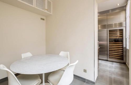 Chaillot Apartment | W Trocadéro, Eiffel Tower, Luxury Apartment for 8p