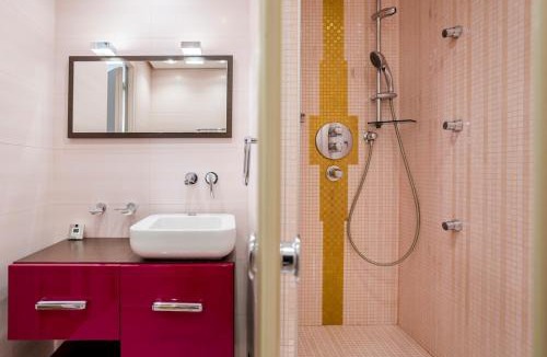 Chaillot Apartment | W Trocadéro, Eiffel Tower, Luxury Apartment for 8p