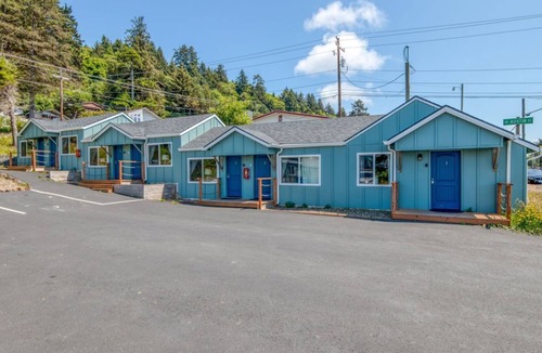 Depoe Bay Apartment | W4 - Blue - Whale Inn Pet Friendly Studio