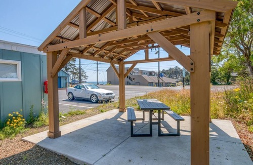Depoe Bay Apartment | W6 - Pilot - Whale Inn