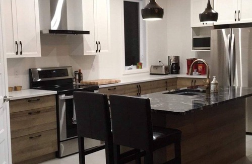 Saint-Gabriel-de-Valcartier Ski Chalet | Waterfront cottage - Ideal for families and groups