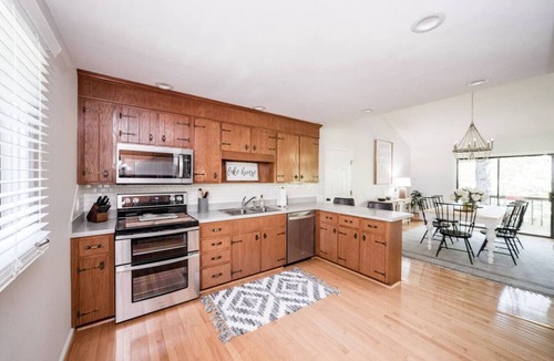 North Shore House | Waterfront, Paddle Boards/Kayaks & FirePit, Pet