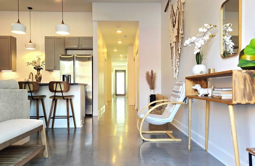 East Lawrence Apartment | Wabi Sabi - King Bed/2Bed/2ba, Ground level