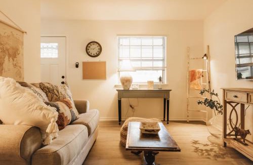 East Congress House | Wabi Sabi SoCo Retreat- Relax, Work and Soak in the Pool