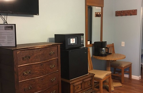 Wachapreague Hotel | Wachapreague Inn