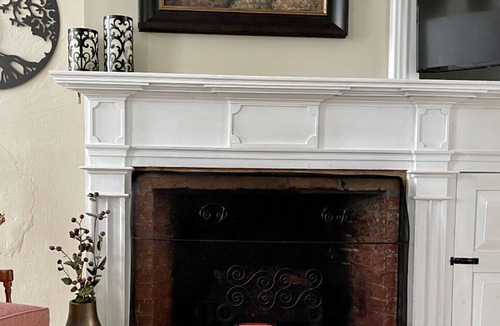 Waddington House | Waddington Historic Stone Home with River View