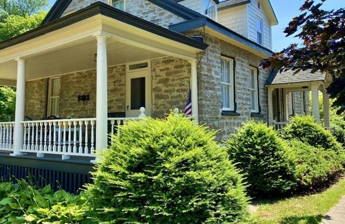Waddington House | Waddington Historic Stone Home with River View