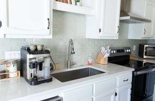 Ocean Park House | Waddle on Inn-Ocean Park Cottage