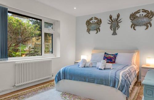 Swalecliffe House | Waders - Pass the Keys