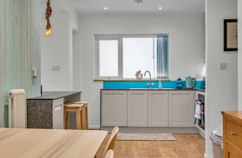 Swalecliffe House | Waders - Pass the Keys