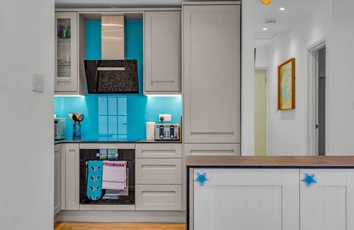 Swalecliffe House | Waders - Pass the Keys