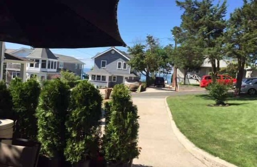 Wading River House | Wading River Beach Studio | Steps to Shore, Full Kitchen