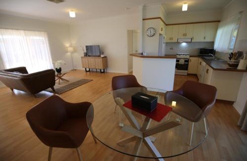 Turvey Park Villa | Wagga Showground Villas