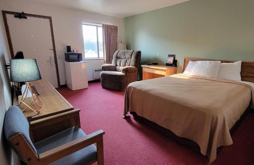 Wagner Hotel | Wagner Lakeside Motel