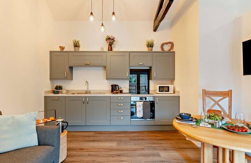 Kenn House | Wagon Linhay - Orange Elephant