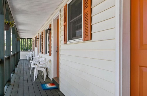 Southern Coast Hotel | Wagon Wheel Motel