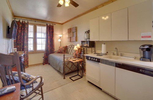 Wagoner Apartment | Wagoner Vacation Rental Studio ~ 3 Mi to Marina!