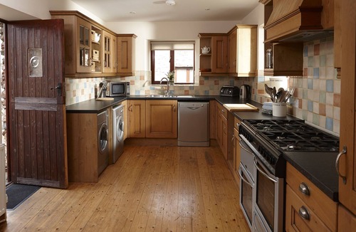 Liverton House | Wagtail Barn, South Devon, pet friendly with shared indoor pool & games room