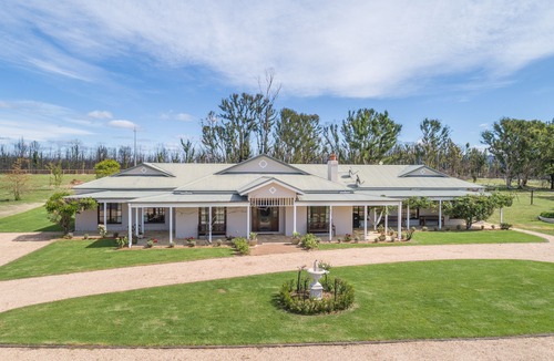 Kangaroo Valley House | Wahroonga - A beautiful country escape on 10 acres, views, pool, pet friendly.