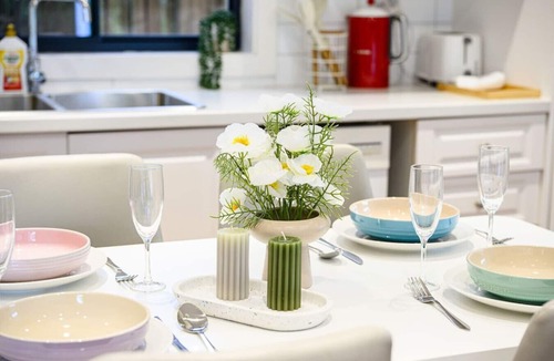 Wahroonga House | Wahroonga Affordable 2 Br home