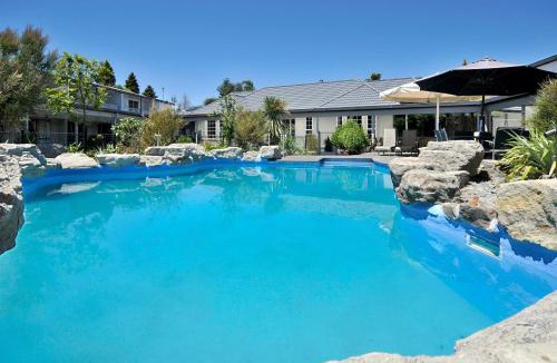 Holdens Bay Resort | Wai Ora Lakeside Spa Resort