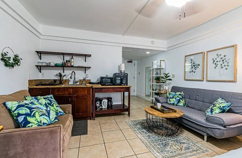 Hilo Apartment | Waiakea Villas Gem. Shared Pool & Private Balcony!n