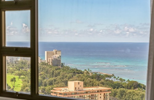 Waikiki Condo | Waikiki Banyan Condo With Panoramic 37th Floor Ocean Views