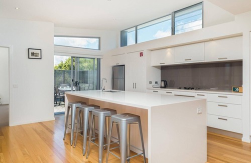 Smiths Beach House | Waikiki Dream - sleeps 11