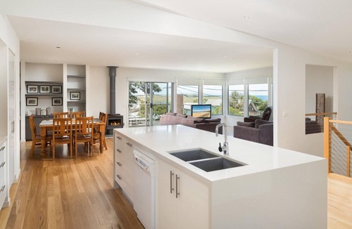 Smiths Beach House | Waikiki Dream - sleeps 11
