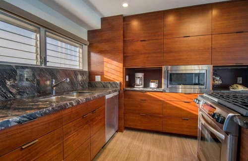 Waikiki Condo | Waikiki Shore 1000 Oceanfront 2 BD + Bonus BD 2 BA