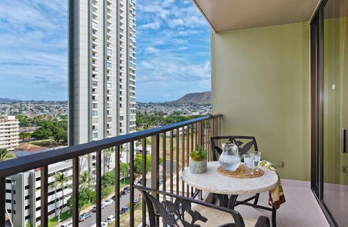 Waikiki Bed & Breakfast | Waikiki Sunset #1211