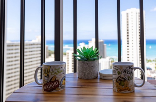 Waikiki Condo | Waikiki Upscale 1 BR - Ocean Views - Parking