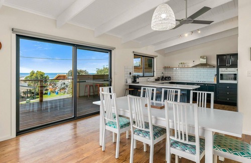 Smiths Beach House | Waikiki Views - sleeps 16