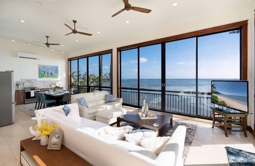 Waialae Iki Ridge House | Wailupe Seaside 6BR by Gather: Beachfront w/Luxury Guest House