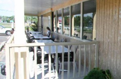 Wainfleet Hotel | Wainfleet Motel & Restaurant