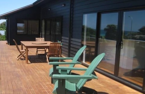 Wainui House | Wainui beach holiday Bach