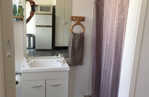 Gisborne Condo | WAINUI BOARDROOM CHALET