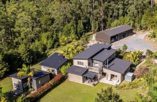 Kerikeri Villa | Waipapa Villa. Self contained two bdrm modern, private space with spa/sauna room