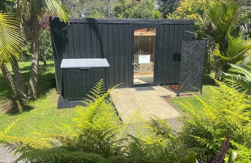 Kerikeri Villa | Waipapa Villa. Self contained two bdrm modern, private space with spa/sauna room