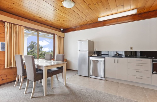 Waiatarua Hotel | Waitakere Resort & Spa