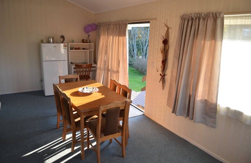 Waitomo Caves House | Waitomo Big Bird Retreat