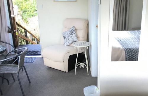 Waitomo Caves House | Waitomo Caves Guest Lodge