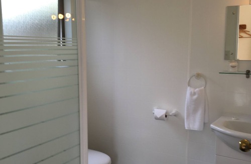 Waitomo Caves House | Waitomo Caves Guest Lodge