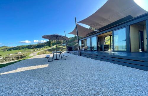 Hangatiki House | Waitomo Retreat