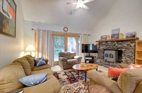 Waitsfield Apartment | Waitsfield Condo with Pool and On-Site Trail Access!